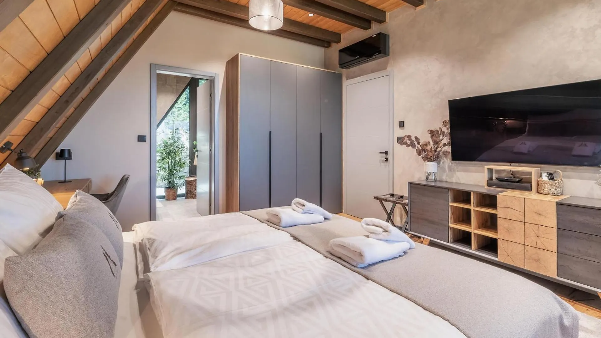 Amazing Home In Ravna Gora With Sauna 0*,